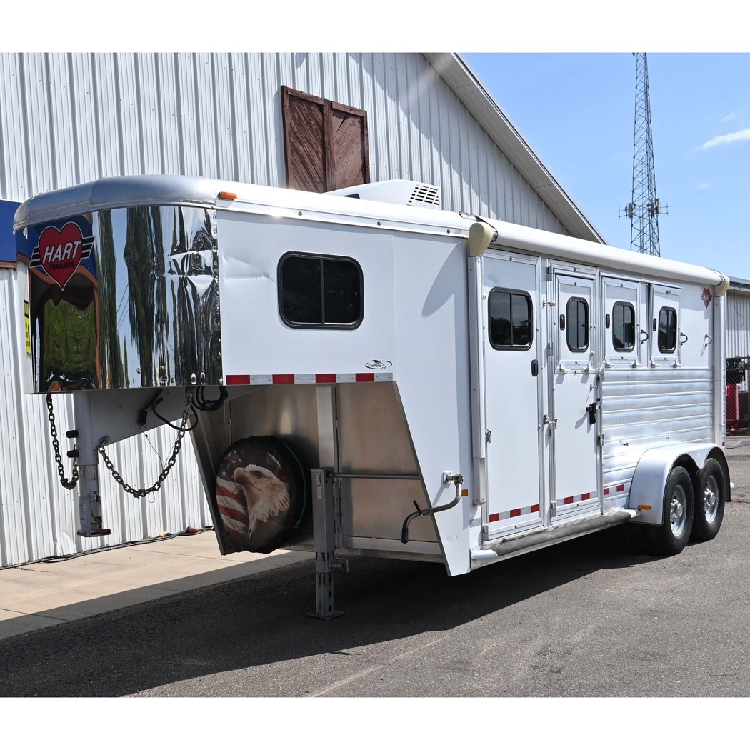 2017 Hart 3 Horse Trailer GN, Dressing Room with AC, Batteries, and Awning